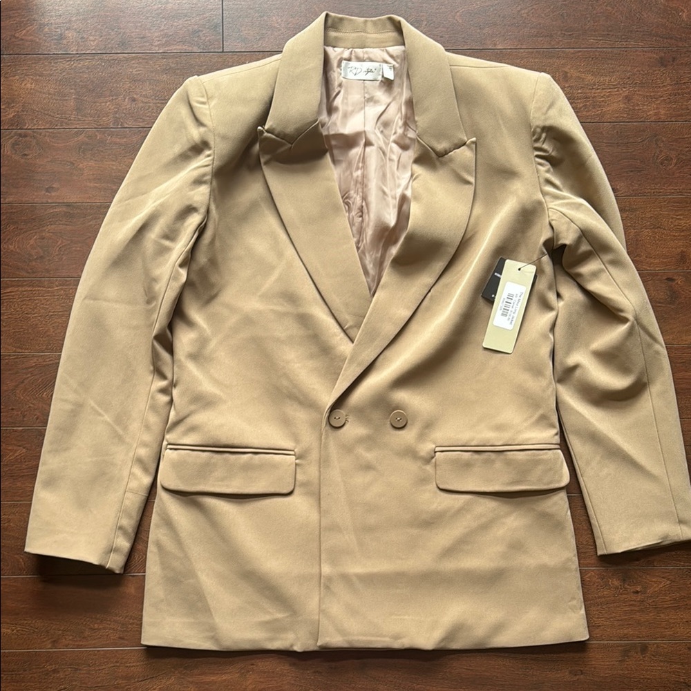 BNWT RD Style Women’s Oversized Classic Tan Blazer